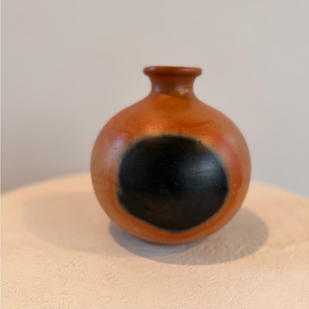VINTAGE 1980’s TERRACOTTA ROUND ART BALL POTTERY VASE BLACK GLAZED CIRCLE BOHO - Picture 2 of 8